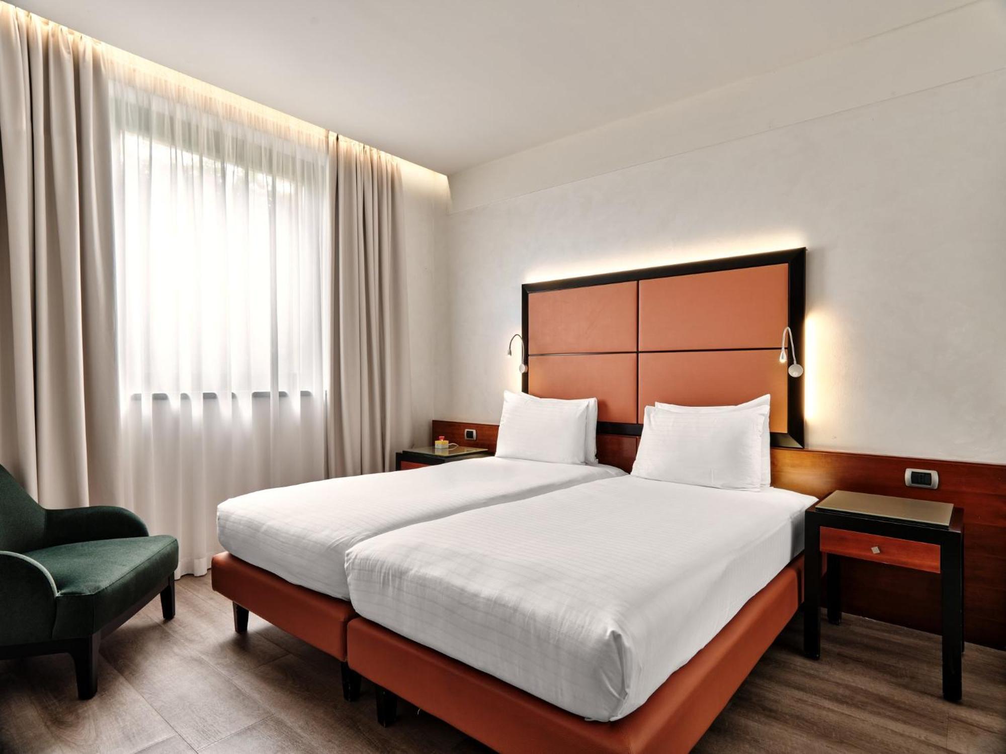 Crowne Plaza Milan - Malpensa Airport By Ihg Hotel Case Nuove  Luaran gambar