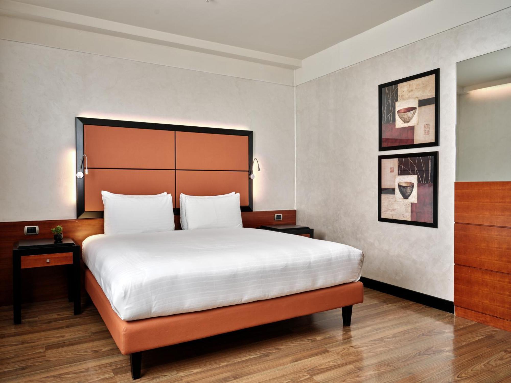 Crowne Plaza Milan - Malpensa Airport By Ihg Hotel Case Nuove  Luaran gambar