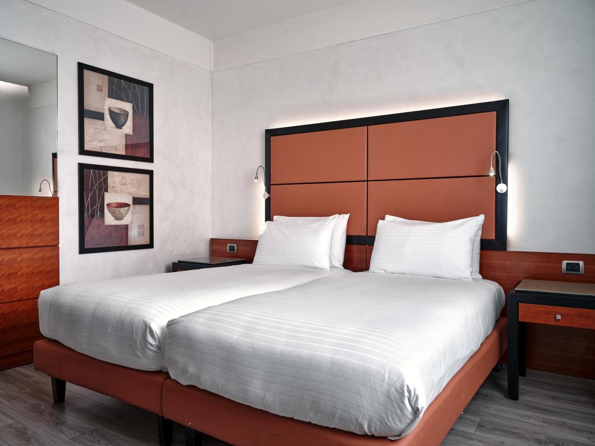 Crowne Plaza Milan - Malpensa Airport By Ihg Hotel Case Nuove  Luaran gambar