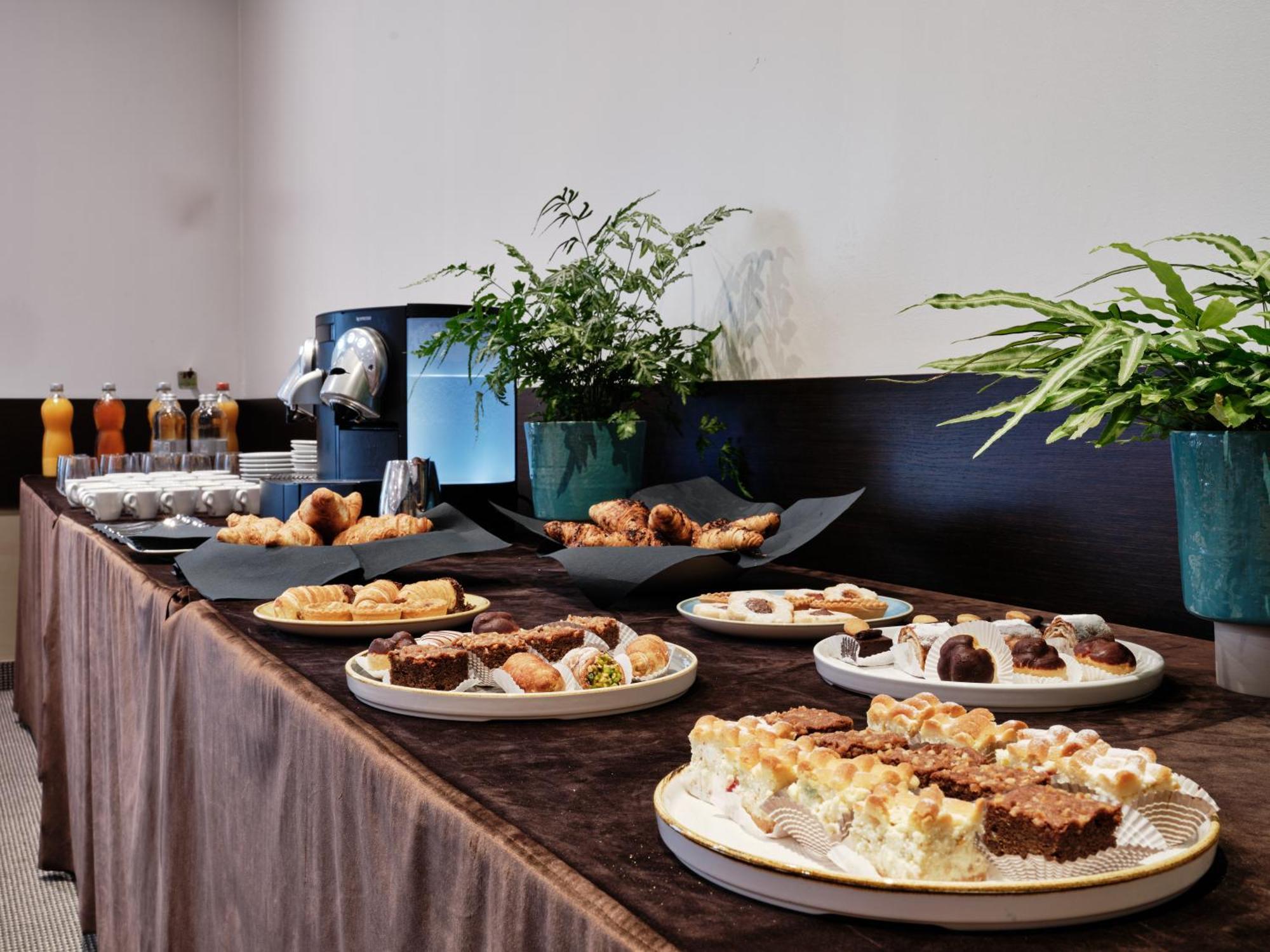 Crowne Plaza Milan - Malpensa Airport By Ihg Hotel Case Nuove  Luaran gambar
